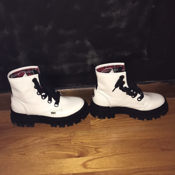 Buffalo London Shoes | Buffalo Aspha Lace Up Hi Bootie Vegan, White | Color: White | Size: 10 | Jordanrenee347's Closet